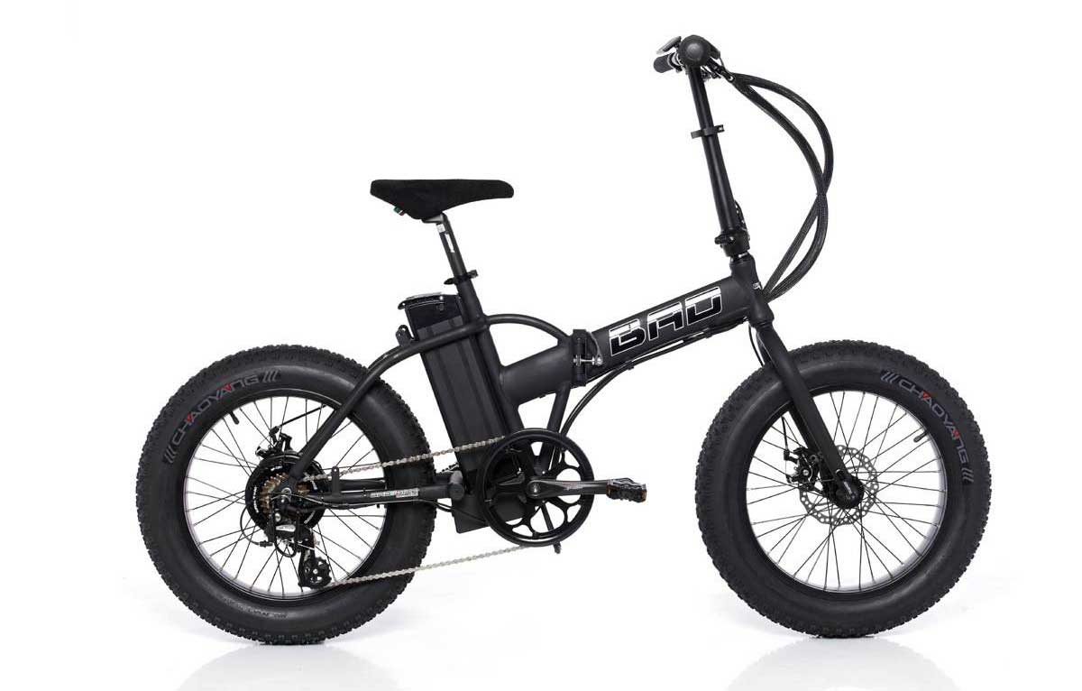 La bicicletta elettrica pieghevole con gomme grasse Awy Bad Bike