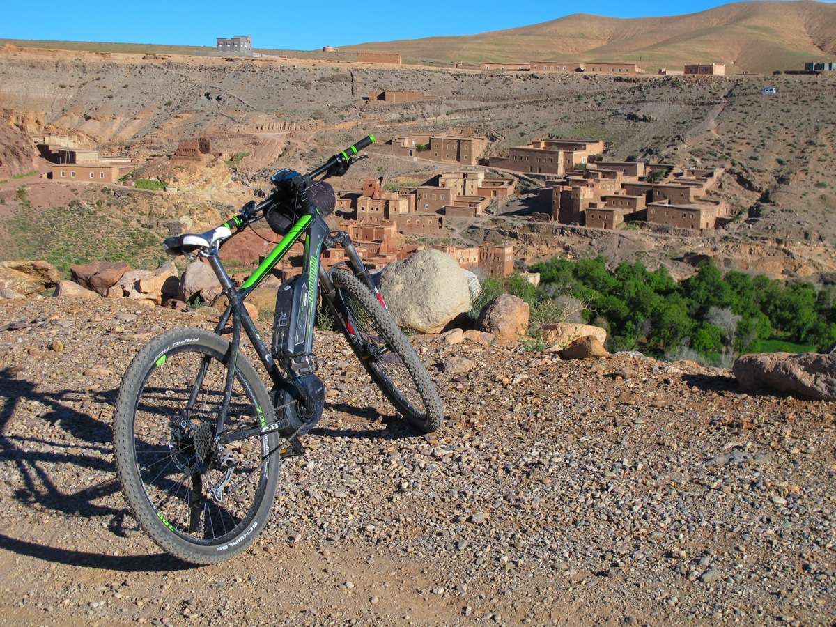 Uno dei tanti villaggi berberi attraversati nel tour. Foto di Franco Tedesco