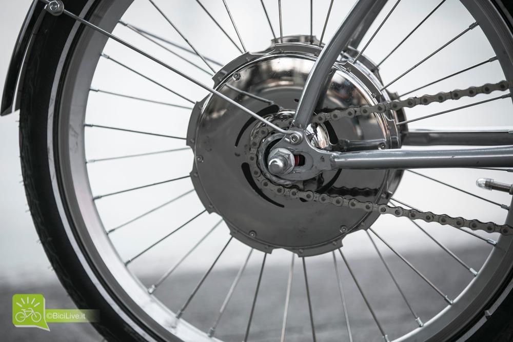 Il kit all-in-one brushless di Zehus Bike+ sulla bici elettrica pieghevole vrumbike