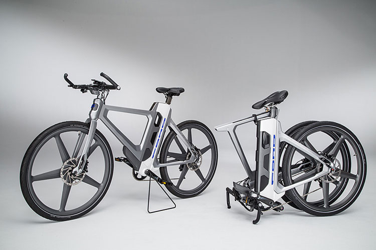 Una foto della bici elettrica MoDe:Flex ripiegata