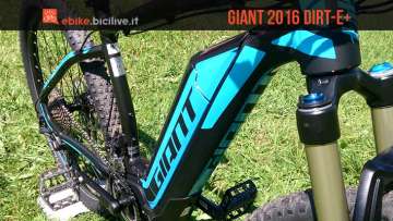Foto promozionale per la mountain bike elettrica Giant Dirt-E+ del 2016