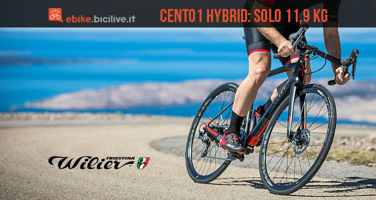 ciclista con la bici da corsa elettrica Wilier Cento1 Hybrid