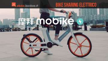 ciclista prova la nuova Mobike elettrica