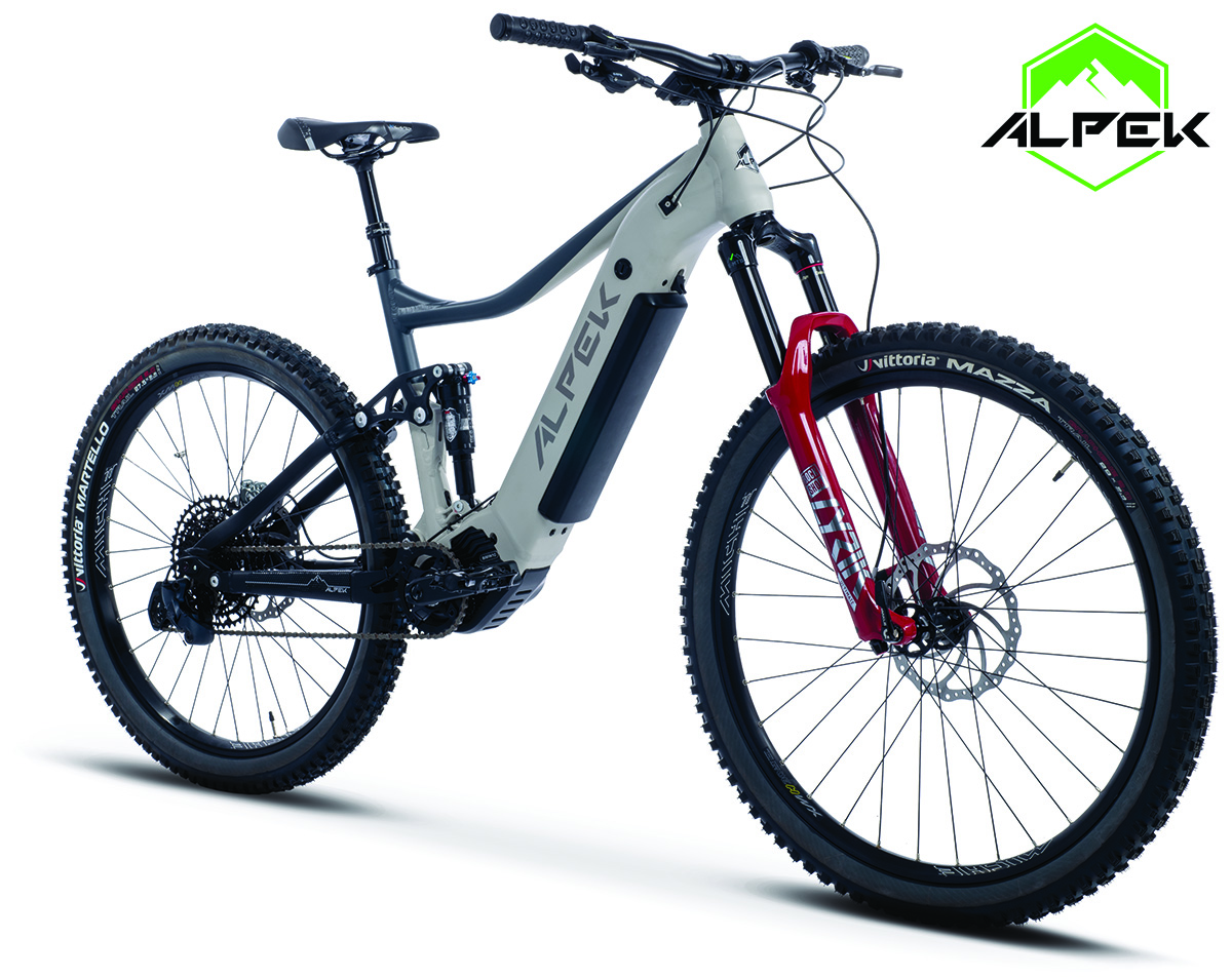 La mountain bike elettrica Alpek Evoke Pro vista lateralmente in colorazione grigia