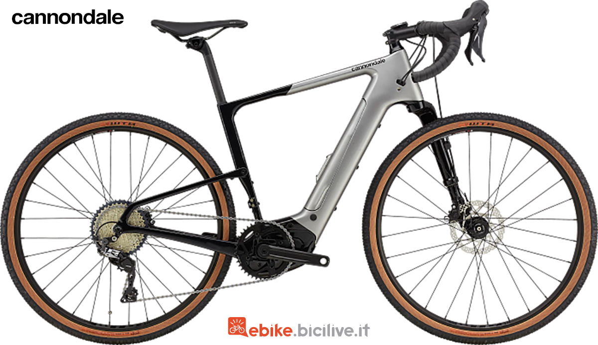 La nuova bici elettrica da strada Cannondale Topstone Neo Carbon Lefty 3 2022