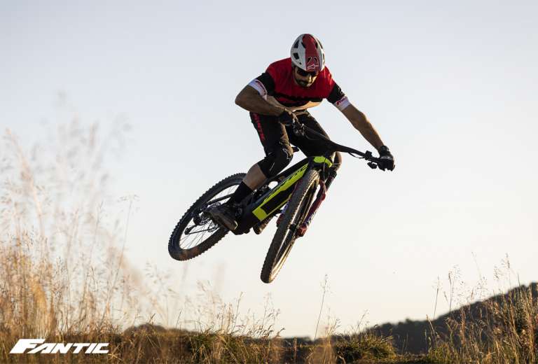 Fantic ebike 2022 catalogo e listino prezzi bici elettriche