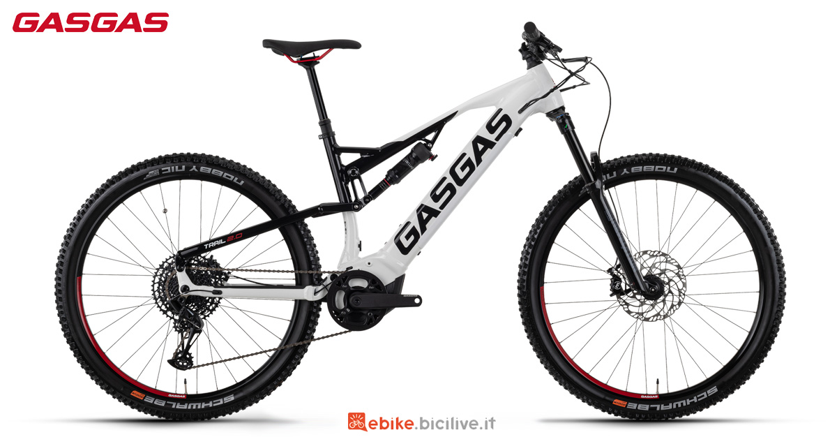 Una mountain bike a pedalata assistita full GasGas G Trail 2.0 anno 2022