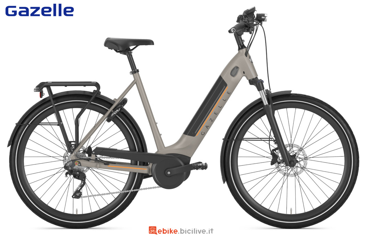 Una bici elettrica Gazelle Ultimate T10 HMB 2022