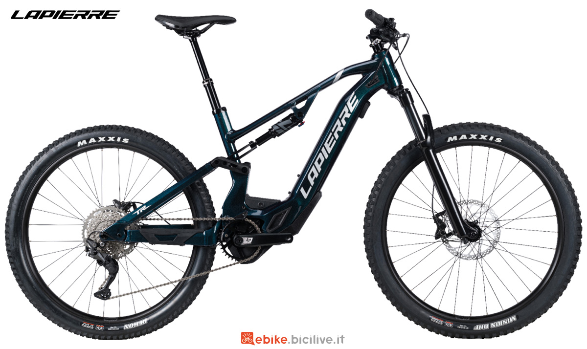 Una mountain bike elettrica Lapierre Overvolt TR 4.6 2022