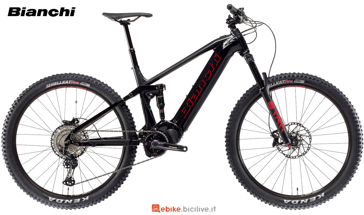 Una mountain bike elettrica full suspended Bianchi T-Tronik Rebel 9.1 2023