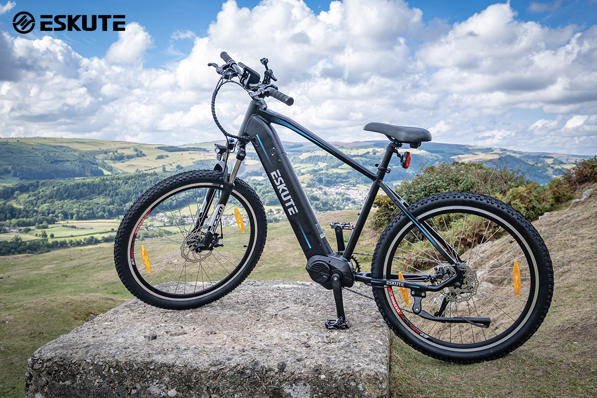 La nuova mountainbike elettrica front-suspended Eskute Netuno Pro 2023