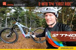 Foto di Claudio Riotti durante il test della eMTB Thok Tp4.