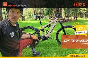 Foto di Claudio Riotti durante il test della eMTB THOK TK02 S in Trentino.