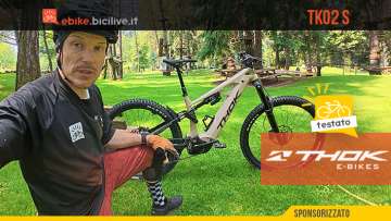 Foto di Claudio Riotti durante il test della eMTB THOK TK02 S in Trentino.