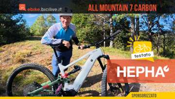 Foto di Claudio Riotti durante il test della e-MTB HEPHA All Mountain 7 Carbon.